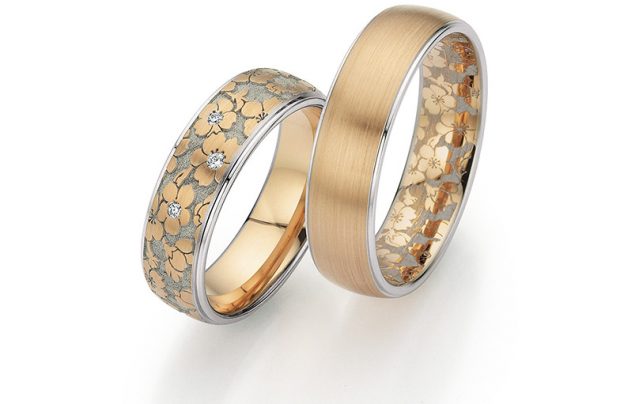 Gehämmertes Weißgold-Eheringpaar mit Diamanten