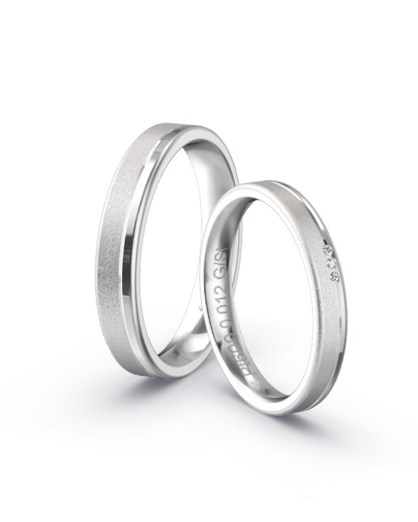 Ringe aus Platin Sandmatt und poliert mit 3 Brillanten auf dem Damenring