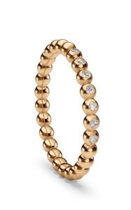 Gelbgold-Ehering mit facettierten Diamanten in filigraner Perlenoptik von Fischer Trauringe
