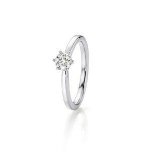White gold wedding ring with solitaire diamond in a modern, slim design