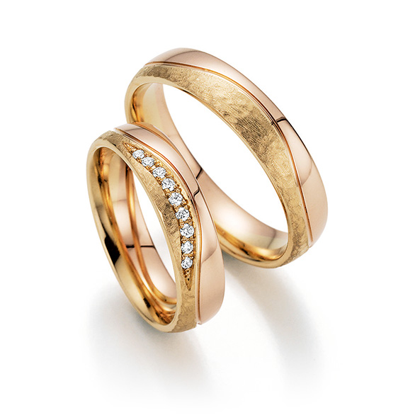 Exclusive Matt Ring Surface on a Pair of Wedding Rings by Fischer Trauringe, Model Sonnentanz