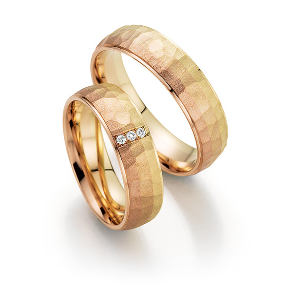 Bark Ring Surface on a Pair of Wedding Rings by Fischer Trauringe, Model Farbdreiklang