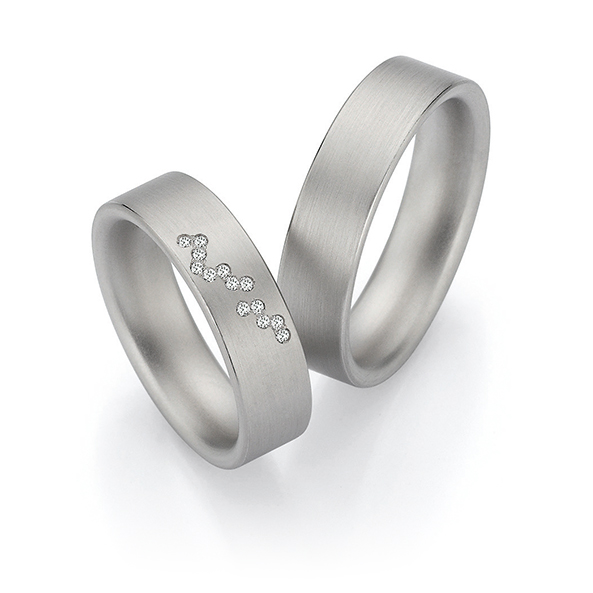 Sand Matt Ring Surface on a Pair of Wedding Rings by Fischer Trauringe, Model Entschlossenheit